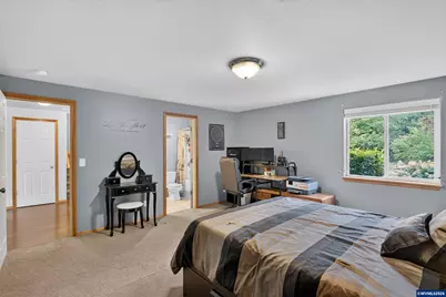 209 Pioneer Dr, Silverton, OR 97381 - Photo 15