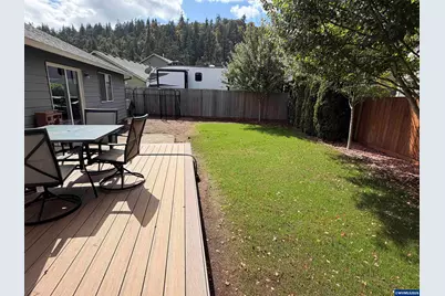 209 Pioneer Dr, Silverton, OR 97381 - Photo 21