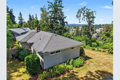 315 Edgewood Dr, Silverton, OR 97381 - Photo 3