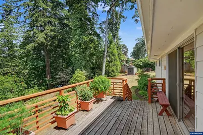 315 Edgewood Dr, Silverton, OR 97381 - Photo 37