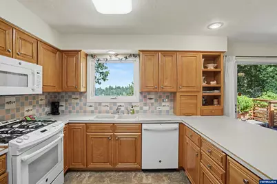 315 Edgewood Dr, Silverton, OR 97381 - Photo 29