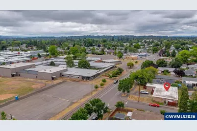 1921 SW Elm St, Albany, OR 97321 - Photo 9