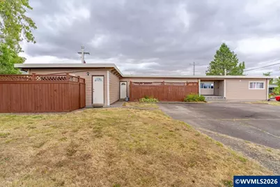 1921 SW Elm St, Albany, OR 97321 - Photo 5