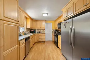 4952 Sunnyview Rd NE, Salem, OR 97305 - Photo 15