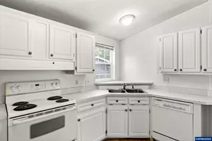 1035 Cedar Hill Ct SE, Salem, OR 97306 - Photo 15