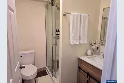 4490 Center St NE, Salem, OR 97301 - Photo 17