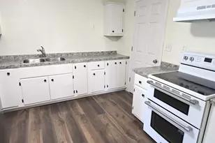 4490 Center St NE, Salem, OR 97301 - Photo 9