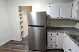 4490 Center St NE, Salem, OR 97301 - Photo 11
