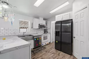 1699 N Terry St, Eugene, OR 97402 - Photo 3