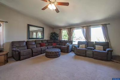 39042 Mount Hope Dr, Lebanon, OR 97355 - Photo 5