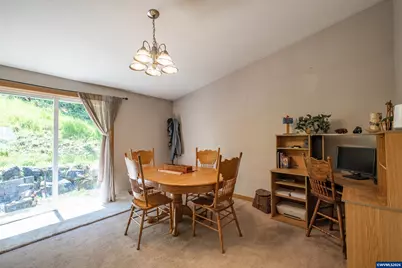 39042 Mount Hope Dr, Lebanon, OR 97355 - Photo 11
