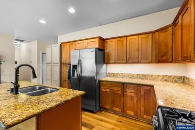 1539 Lakeview Dr, Silverton, OR 97381 - Photo 15