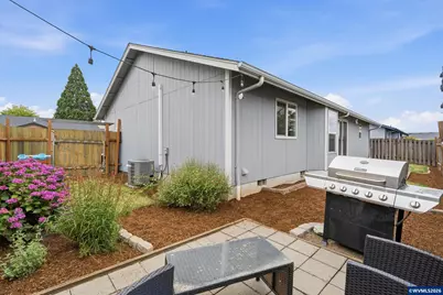 967 Jessicas Ct SE, Albany, OR 97322 - Photo 17