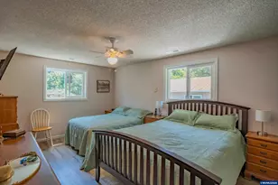 42793 Upper Berlin Rd, Lebanon, OR 97355 - Photo 15
