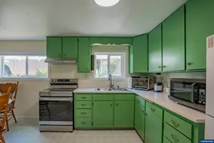 42793 Upper Berlin Rd, Lebanon, OR 97355 - Photo 31