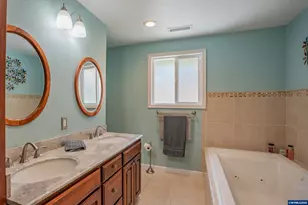 42793 Upper Berlin Rd, Lebanon, OR 97355 - Photo 17
