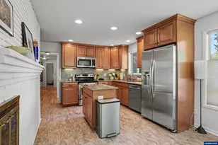 3225 NW Firwood Dr, Corvallis, OR 97330 - Photo 9