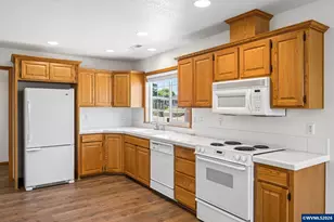 257 N Knights Bridge Rd, Canby, OR 97013 - Photo 11