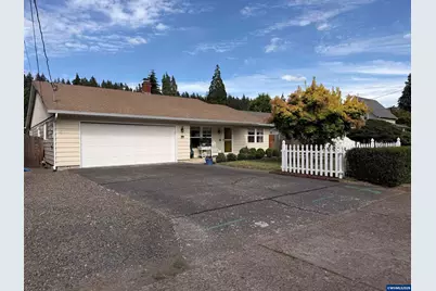 915 Madison St St, Silverton, OR 97381 - Photo 1