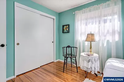 915 Madison St, Silverton, OR 97381 - Photo 27