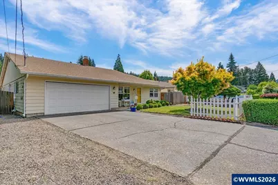 915 Madison St, Silverton, OR 97381 - Photo 3