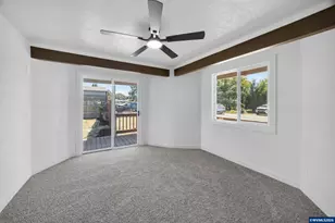 2411 S 6th St, Lebanon, OR 97355 - Photo 17