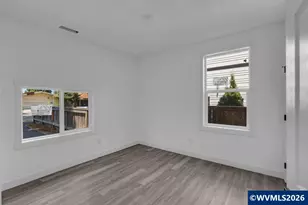 656 Hall St, Woodburn, OR 97071 - Photo 17