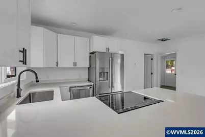 656 Hall St, Woodburn, OR 97071 - Photo 9