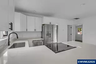656 Hall St, Woodburn, OR 97071 - Photo 9