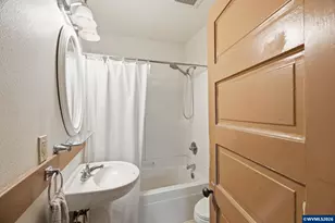 631 Breys Ave NE, Salem, OR 97301 - Photo 17