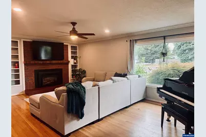 356 NE 10th Av, Canby, OR 97013 - Photo 3