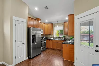 1175 S Eighth St, Independence, OR 97351 - Photo 13