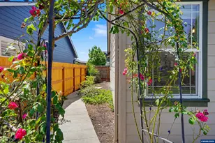 1175 S 8th St, Independence, OR 97351 - Photo 37