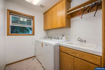 2015 Chase Lp SW, Albany, OR 97321 - Photo 15
