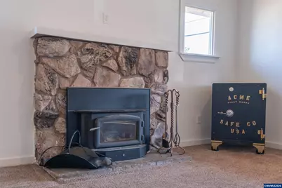 510 S 5th St, Lebanon, OR 97355 - Photo 9