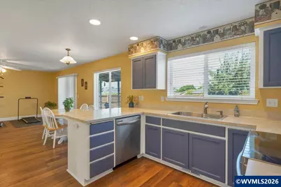 614 NW Heath St, Dallas, OR 97338 - Photo 11