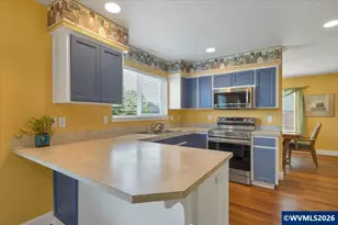 614 NW Heath St, Dallas, OR 97338 - Photo 13