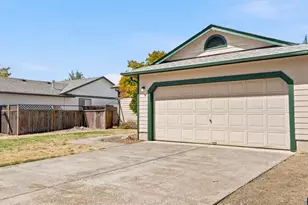 620 McCall Way, Philomath, OR 97370 - Photo 3