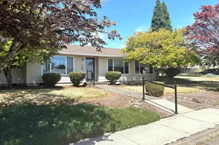 184 NE Gerlinger Ln, Dallas, OR 97338 - Photo 1