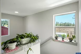 451 SW Rose Ave, Dallas, OR 97338 - Photo 25