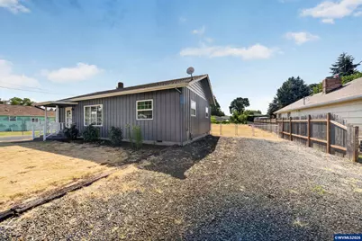 340 N 3rd St, Jefferson, OR 97352 - Photo 3