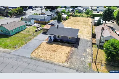 340 N 3rd St, Jefferson, OR 97352 - Photo 9
