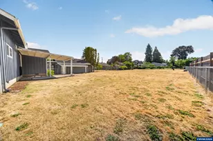 340 N 3rd St, Jefferson, OR 97352 - Photo 13