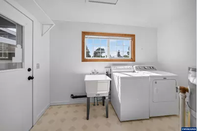 340 N 3rd St, Jefferson, OR 97352 - Photo 33