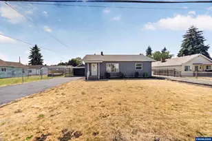 340 N 3rd St, Jefferson, OR 97352 - Photo 3
