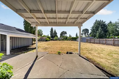 340 N 3rd St, Jefferson, OR 97352 - Photo 17