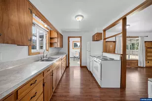 340 N 3rd St, Jefferson, OR 97352 - Photo 33