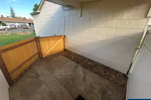 914 4th Ave, Sweet Home, OR 97386 - Photo 13