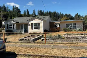 914 4th Ave, Sweet Home, OR 97386 - Photo 5