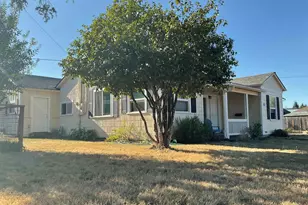 914 4th Ave, Sweet Home, OR 97386 - Photo 3